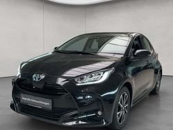 Schwarz Gebraucht 2022 Toyota Yaris Hybrid Team Limousine | 19.450 € (Fairer Preis)