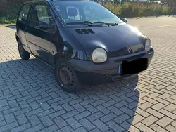 Schwarz Gebraucht 2001 Renault Twingo Kleinwagen | 600 €