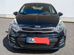 Schwarz Gebraucht 2015 Kia Rio DREAM-TEAM Edition Limousine | 6.949 € (Fairer Preis)