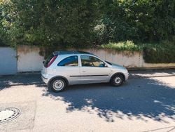 Grau Gebraucht 2005 Opel Corsa Limousine | 2.100 € (Etwas zu teuer)