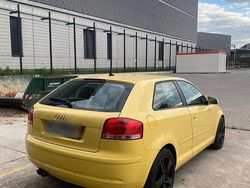 Gelb Gebraucht 2003 Audi A3 Limousine | 2.000 €