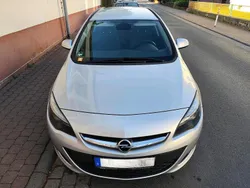 Grau Gebraucht 2015 Opel Astra Kombi | 4.800 € (Guter Preis)