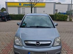 Grau Gebraucht 2008 Opel Meriva Innovation Van / Kleinbus | 2.500 € (Fairer Preis)