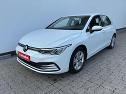 Weiß Gebraucht 2022 VW Golf VIII Life Limousine | 21.500 € (Etwas zu teuer)
