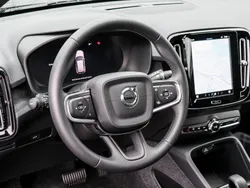 Schwarz Gebraucht 2024 Volvo EX40 Plus SUV | 49.640 € (Fairer Preis)