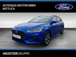 Blau (dynamicblau metallic) Gebraucht 2024 Ford Focus ST-Line Limousine | 26.450 € (Guter Preis)