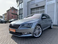 Grau Gebraucht 2019 Skoda Superb LAURIN & KLEMENT Kombi | 25.440 € (Fairer Preis)