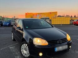 Schwarz Gebraucht 2006 VW Golf V Edition Kleinwagen | 2.450 € (Fairer Preis)