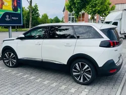 Weiß Gebraucht 2019 Peugeot 5008 Van / Kleinbus | 15.100 € (Fairer Preis)