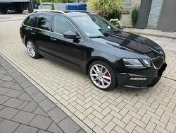 Schwarz Gebraucht 2017 Skoda Octavia RS Kombi | 17.599 € (Fairer Preis)