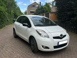 Weiß Gebraucht 2011 Toyota Yaris Kleinwagen | 3.799 € (Fairer Preis)