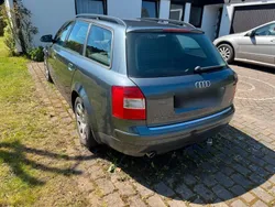 Grau Gebraucht 2002 Audi A4 Kombi | 2.850 € (Fairer Preis)