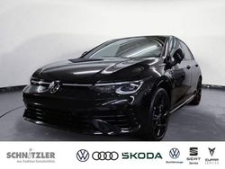 Grenadillschwarz (metallic) Gebraucht 2025 VW Golf R Coupé | 50.990 €