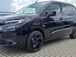 Schwarz Gebraucht 2025 Opel Combo-e Life Ultimate Limousine | 37.900 €