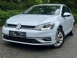 White silver metallic Gebraucht 2018 VW Golf VII Limousine | 13.900 € (Fairer Preis)