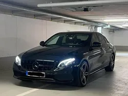 Schwarz Gebraucht 2016 Mercedes E220 Avantgarde Limousine | 31.999 €