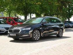 Schwarzmagic perleffekt Gebraucht 2020 Skoda Octavia Style Kombi | 25.889 € (Etwas zu teuer)
