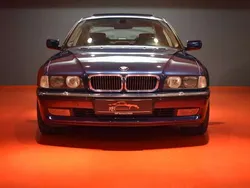 Biarritzblau (363) Gebraucht 1999 BMW 750 Limousine | 59.900 €