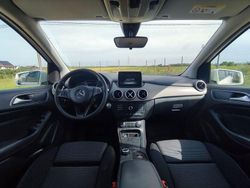 Weiß Gebraucht 2019 Mercedes B220 Van / Kleinbus | 12.300 € (Fairer Preis)