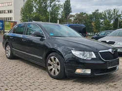 Schwarz Gebraucht 2011 Skoda Superb Comfort Limousine | 2.699 € (Superpreis)