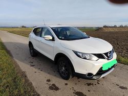 Weiß Gebraucht 2014 Nissan Qashqai Acenta SUV | 9.700 € (Fairer Preis)