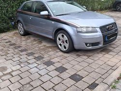 Silber Gebraucht 2003 Audi A3 Ambiente Limousine | 2.750 €