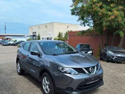Grau Gebraucht 2016 Nissan Qashqai Visia SUV | 12.499 € (Fairer Preis)