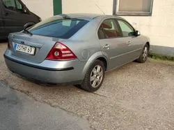 Grau Gebraucht 2006 Ford Mondeo Limousine | 2.200 €
