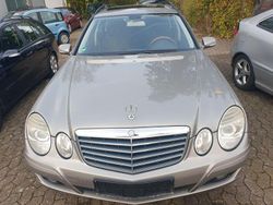 Grau Gebraucht 2007 Mercedes E200 Classic Limousine | 4.800 € (Fairer Preis)