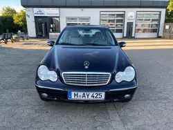 Blau Gebraucht 2002 Mercedes C180 Classic Limousine | 3.995 € (Fairer Preis)