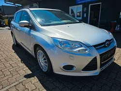 Silber Gebraucht 2012 Ford Focus Trend Limousine | 2.290 € (Fairer Preis)