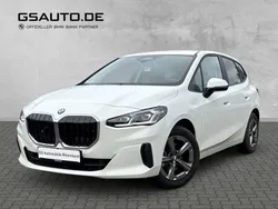 Weiss Gebraucht 2024 BMW 218 Active Tourer Van / Kleinbus | 29.500 € (Superpreis)