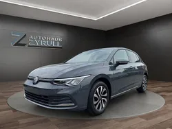 Grau Gebraucht 2021 VW Golf VIII Active Limousine | 19.990 € (Fairer Preis)
