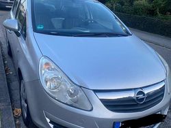 Grau Gebraucht 2008 Opel Corsa Selection Limousine | 2.950 € (Etwas zu teuer)
