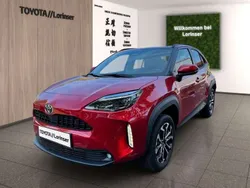 Emotional red 2 Neu 2025 Toyota Yaris Cross SUV | 31.690 €