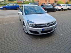 Silber Gebraucht 2009 Opel Astra Kombi | 1.999 € (Etwas zu teuer)