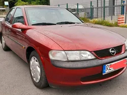Rot Gebraucht 2000 Opel Vectra Limousine | 1.799 € (Fairer Preis)