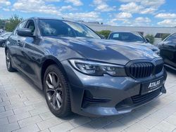 Grau Gebraucht 2022 BMW 320e Performance Limousine | 27.300 € (Superpreis)