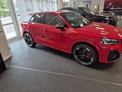 Rot Gebraucht 2024 Audi SQ2 Comfort SUV | 40.799 € (Fairer Preis)