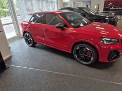 Rot Gebraucht 2024 Audi SQ2 Comfort SUV | 40.799 € (Fairer Preis)