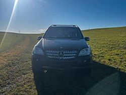 Schwarz Gebraucht 2007 Mercedes ML320 SUV | 7.800 € (Teuer)
