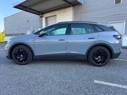 Grau Gebraucht 2022 VW ID.4 Pure SUV | 21.700 € (Fairer Preis)