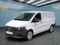 Weiß Gebraucht 2024 Mercedes Vito Van / Kleinbus | 39.399 € (Teuer)