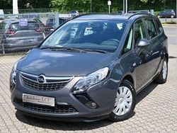 Grau Gebraucht 2015 Opel Zafira Tourer Edition Van / Kleinbus | 11.490 € (Teuer)