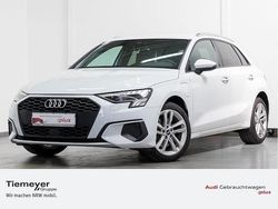 Gletscherweiß metallic Gebraucht 2023 Audi A3 Sportback e-tron Ambiente Limousine | 33.140 € (Teuer)