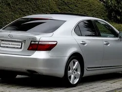 Lexus LS460