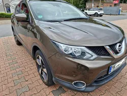 Braun Gebraucht 2016 Nissan Qashqai N-Connecta SUV | 11.900 € (Fairer Preis)