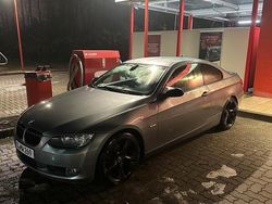 Grau Gebraucht 2007 BMW 320 Coupé | 8.000 € (Etwas zu teuer)