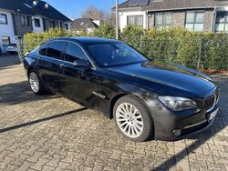 Schwarz Gebraucht 2009 BMW 740 Sport Line Limousine | 15.400 € (Etwas zu teuer)