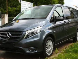Grau Gebraucht 2019 Mercedes Vito Van / Kleinbus | 19.270 € (Guter Preis)